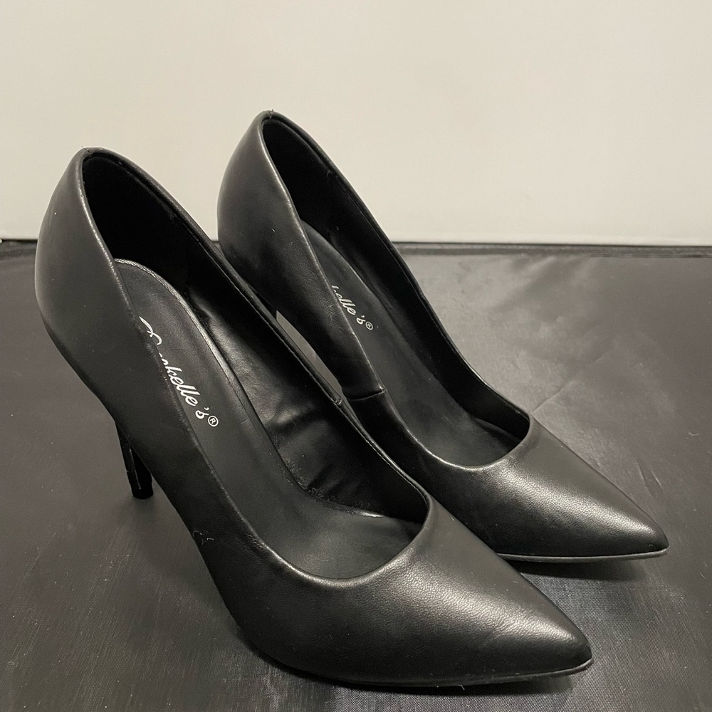 Ladies high heels pointed shoes size 6 heel size 3 inches long